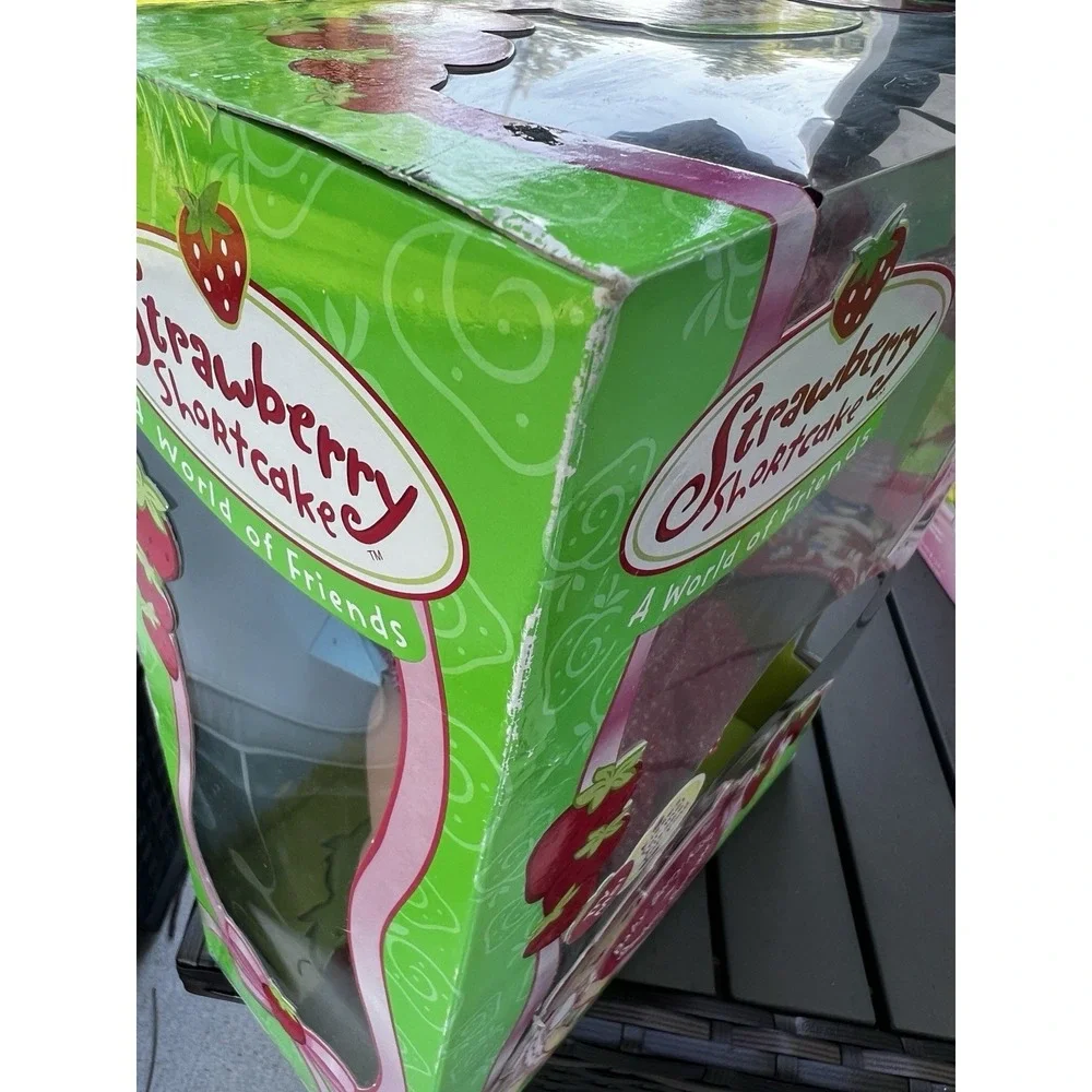 Strawberry Shortcake Baby Berry Kisses Doll Playmates‎ New Sealed Retired